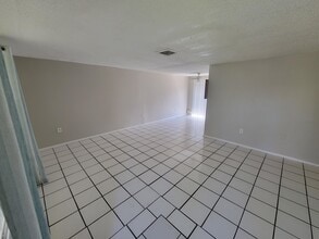 7122 Green St in New Port Richey, FL - Building Photo - Building Photo