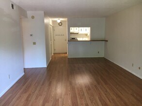 3250 Oneal Cir, Unit #J-25 in Boulder, CO - Building Photo - Building Photo