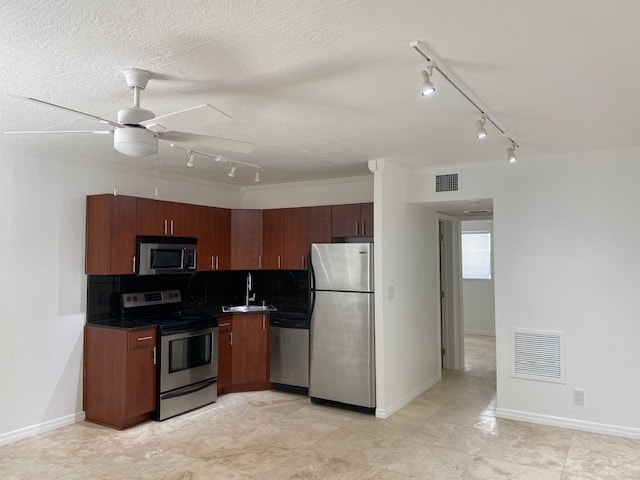 1872 NE 46th St in Fort Lauderdale, FL - Building Photo - Building Photo