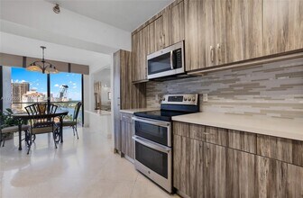 19707 Turnberry Way, Unit 14J in Aventura, FL - Building Photo - Building Photo