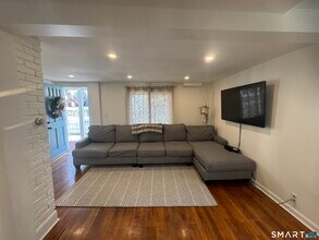 19 Soundview Ave in Norwalk, CT - Building Photo - Building Photo