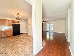 1015 Springdale Dr in Jacksonville, NC - Building Photo - Building Photo