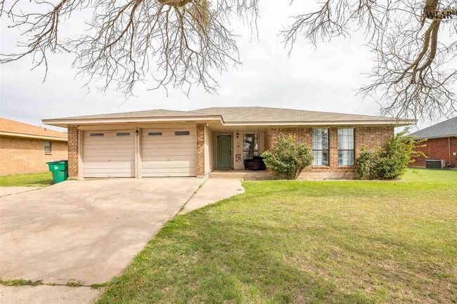 property at 702 W Clara Ave