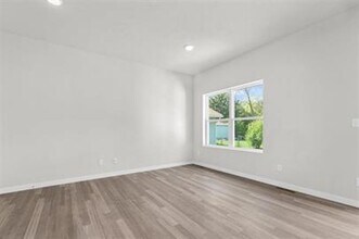 1459 Harrison St in Neenah, WI - Building Photo - Building Photo