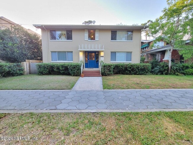 property at 3219 Oak St