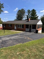 104 Westburg Dr in Lynchburg, VA - Building Photo