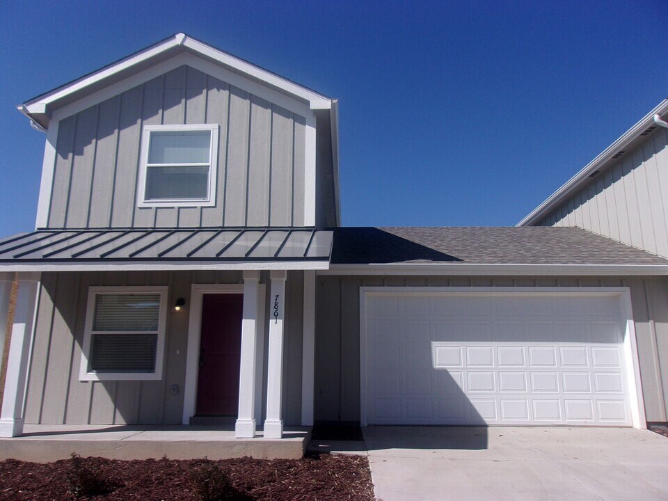 7861 5th St in Wellington, CO - Building Photo