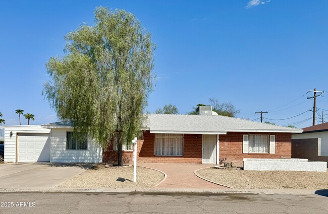 property at 4734 E Fillmore St