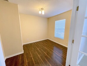 14511 Brentwood Dr in Tampa, FL - Building Photo - Building Photo