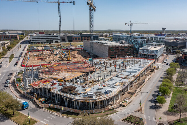 Parkside at Mueller in Austin, TX - Foto de edificio - Building Photo