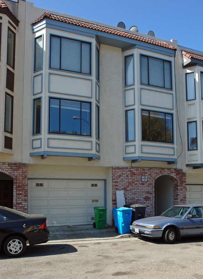 237-239 Dorado Terr. in San Francisco, CA - Building Photo - Building Photo