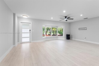 1520 NE 52nd St in Oakland Park, FL - Building Photo - Building Photo