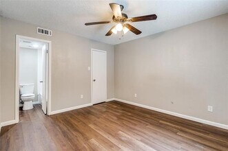 4621 Country Creek Dr in Dallas, TX - Building Photo - Building Photo