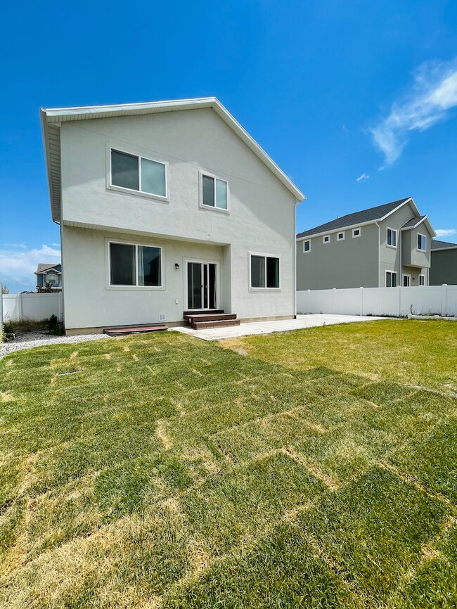 4772 E Silver Ridge Rd in Eagle Mountain, UT - Foto de edificio - Building Photo
