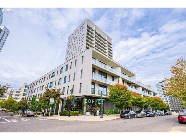 1150 NW Quimby St, Unit 222 in Portland, OR - Building Photo - Building Photo