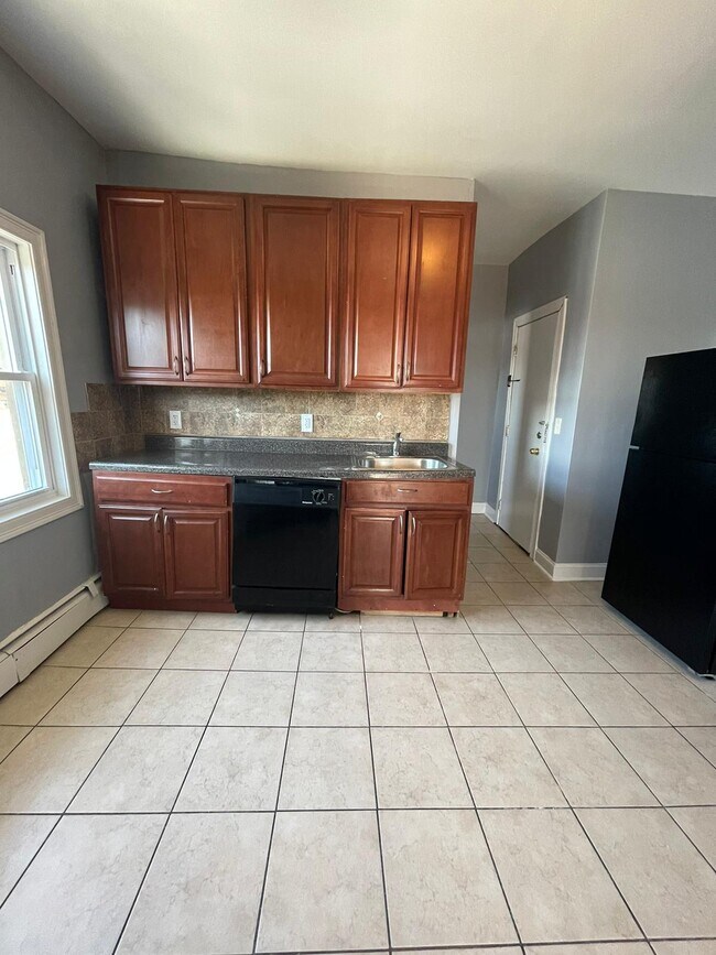 138 W 54th St Rentals in Bayonne, NJ