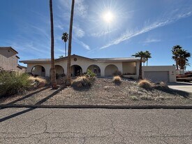 2275 Palmer Dr in Lake Havasu City, AZ - Building Photo