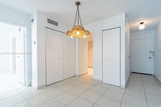 2821 N Miami Beach Blvd in North Miami Beach, FL - Building Photo - Building Photo