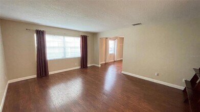 6004 12th Ave W in Bradenton, FL - Building Photo - Building Photo