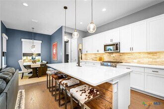 652 Prospect Wy in New Braunfels, TX - Building Photo - Building Photo