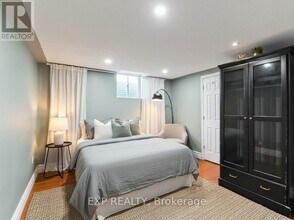 2 Morden Crescent in Ajax, ON - Building Photo - Building Photo