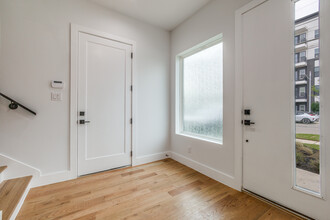 2714 N Carroll Ave, Unit 101 in Dallas, TX - Building Photo - Building Photo