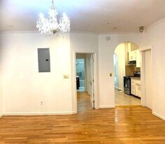 107-17 110th St, Unit 1 in Queens, NY - Building Photo