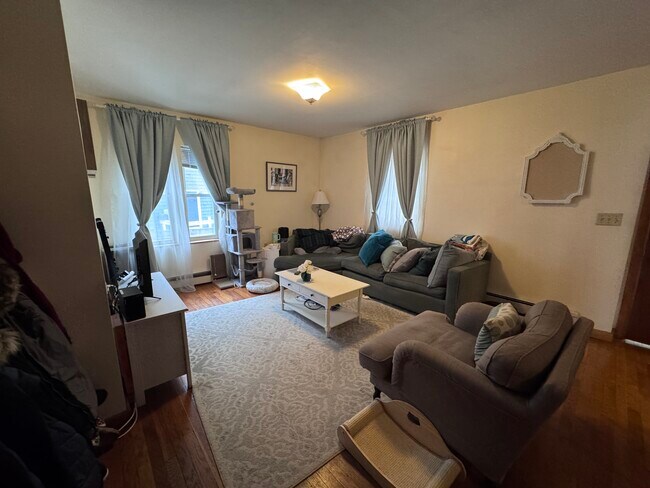 551 Washington St, Unit 1 in Boston, MA - Building Photo - Building Photo