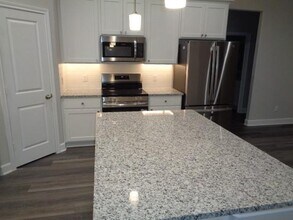 402 Cherokee Dr in Montgomery, TX - Building Photo - Building Photo