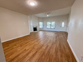 8519 Ridge Garden Dr in San Antonio, TX - Foto de edificio - Building Photo