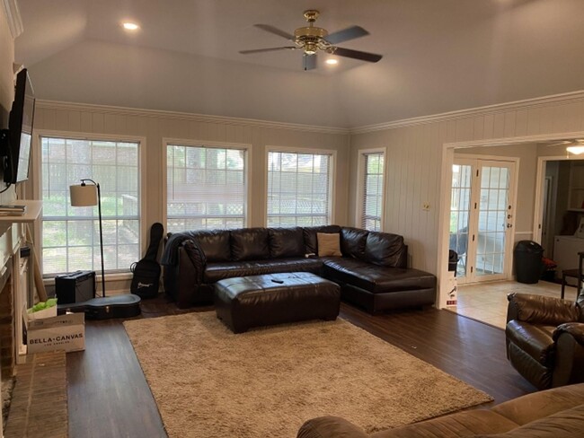 3930 Timberwood Dr in Nacogdoches, TX - Building Photo - Building Photo