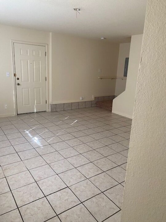 1013 Marlton St in San Marcos, TX - Foto de edificio