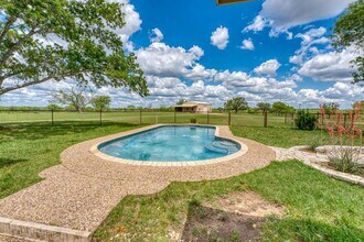 614 Co Rd 207 in Burnet, TX - Building Photo - Building Photo