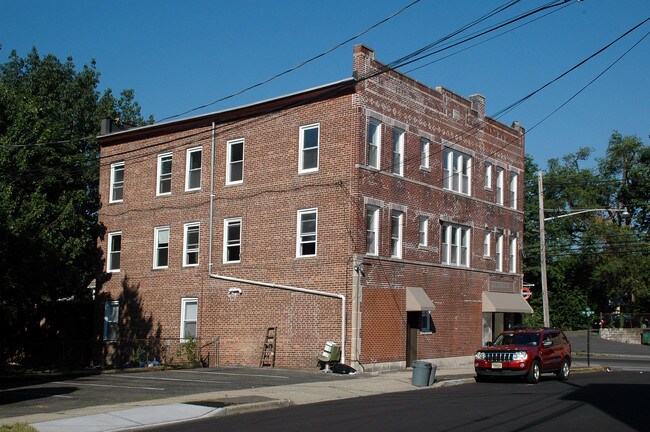 64-66 Franklin Ave in Nutley, NJ - Building Photo - Building Photo