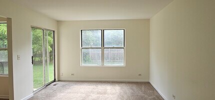 1 Acorn Ln in Lake In The Hills, IL - Building Photo - Building Photo