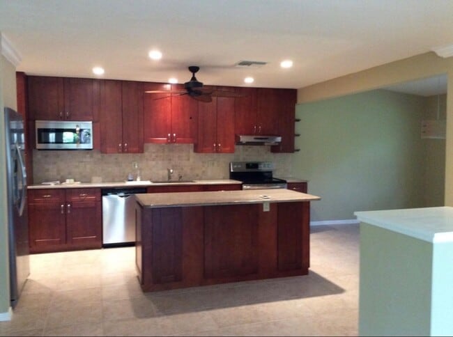 27911 Hacienda E Blvd in Bonita Springs, FL - Building Photo - Building Photo