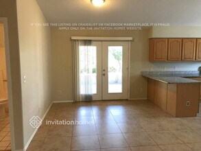 2110 W Roundup St in Apache Junction, AZ - Foto de edificio - Building Photo