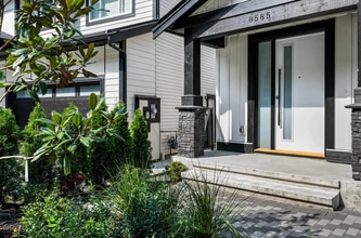 8585 Forest Gate Dr in Chilliwack, BC - Building Photo - Building Photo