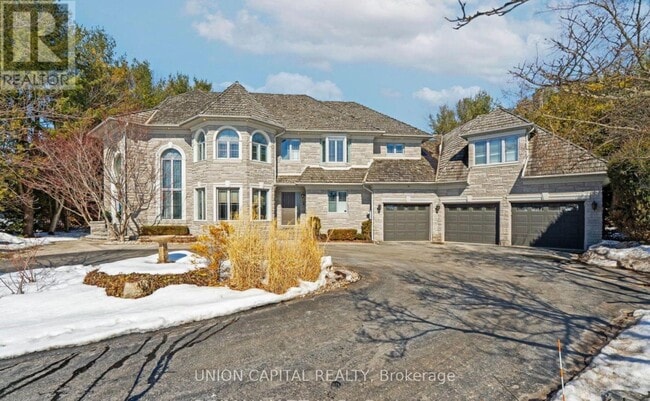 property at 9 Bunhill Ct