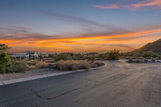 8724 E Regina Cir in Mesa, AZ - Building Photo - Building Photo