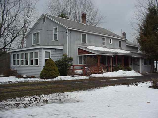 1878 Route 9 in Clifton Park, NY - Foto de edificio - Building Photo