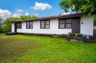 512 Bee St in San Antonio, TX - Building Photo