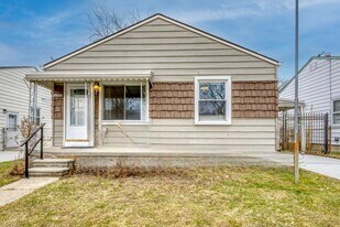 23005 California St in St. Clair Shores, MI - Building Photo