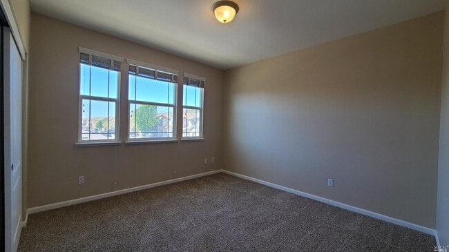 5018 Brown Ln in Fairfield, CA - Building Photo - Building Photo