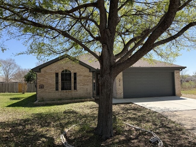 7013 Hewers Dr in Austin, TX - Building Photo - Building Photo