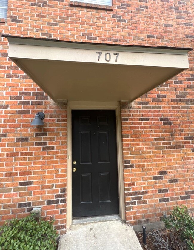710 E Boyd Dr in Baton Rouge, LA - Building Photo - Building Photo