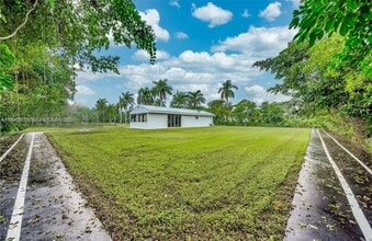 14401 SW 63rd St in Southwest Ranches, FL - Building Photo - Building Photo