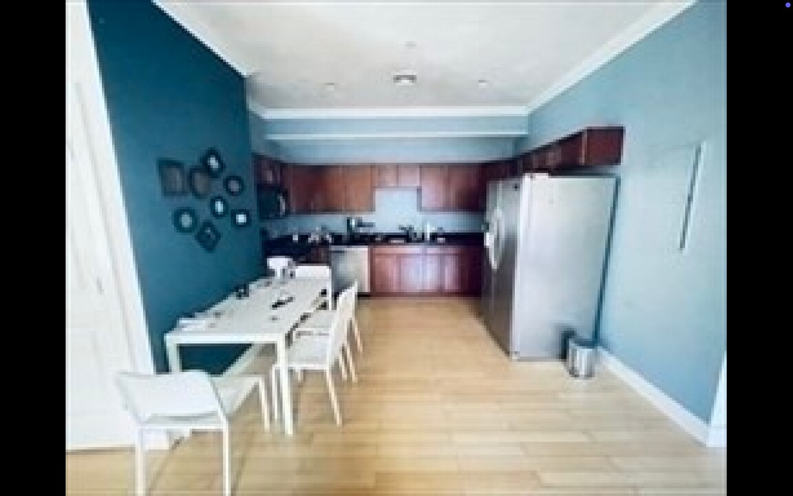 18 Gardner St in Boston, MA - Building Photo