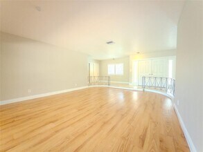 560 SW 62nd Ave in Plantation, FL - Building Photo - Building Photo