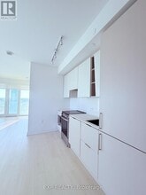 3900 Confederation Pkwy in Mississauga, ON - Building Photo - Building Photo